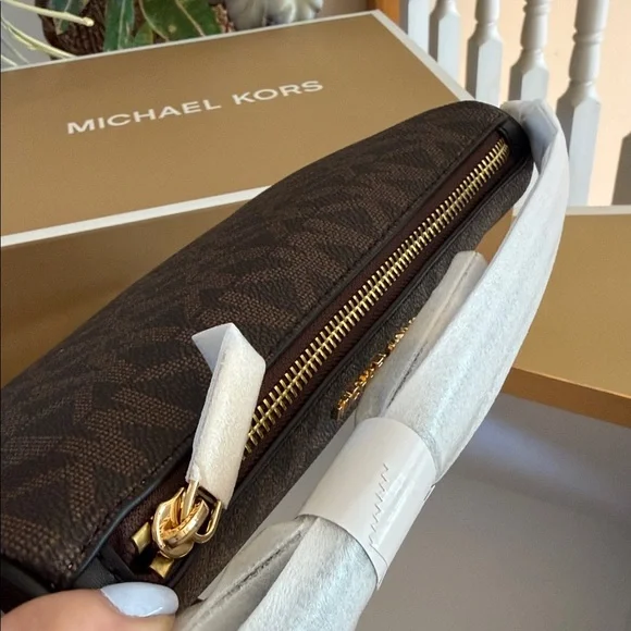 Michael Kors Crossbody Purses Brand New Authentic 9x5 - Picture 5 of 9